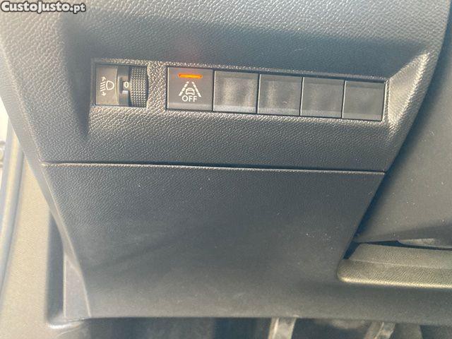Peugeot 2008 1.2 PureTech Active — fotografia 15