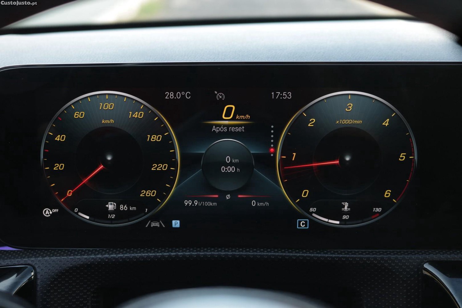 Mercedes-Benz A 180 d AMG Line 2.0 116cv — fotografia 18