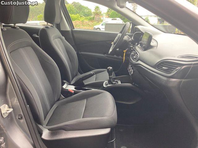 Fiat Tipo 1.3 MultiJet Life — fotografia 2
