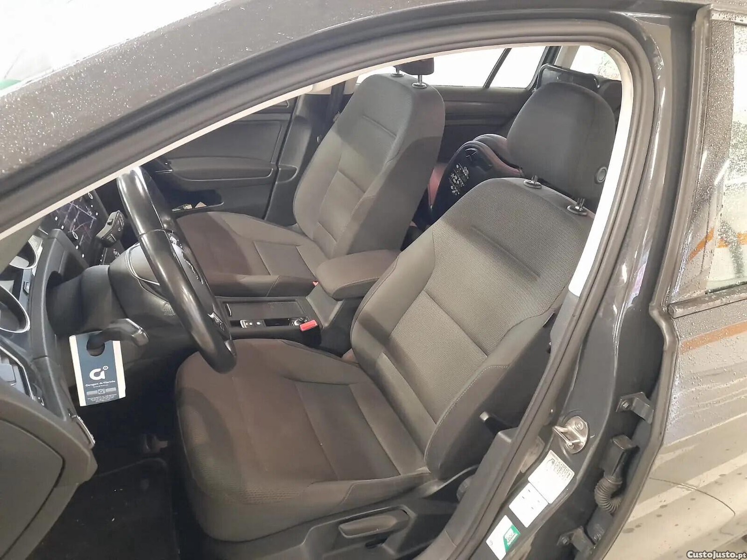Volkswagen Golf 1.6 TDi Confortline — fotografia 6