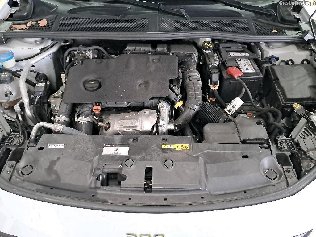 Peugeot 308 1.5 Diesel 130CV /ACTIVE PACK EAT8 NACIONAL ano 2024 — fotografia 4