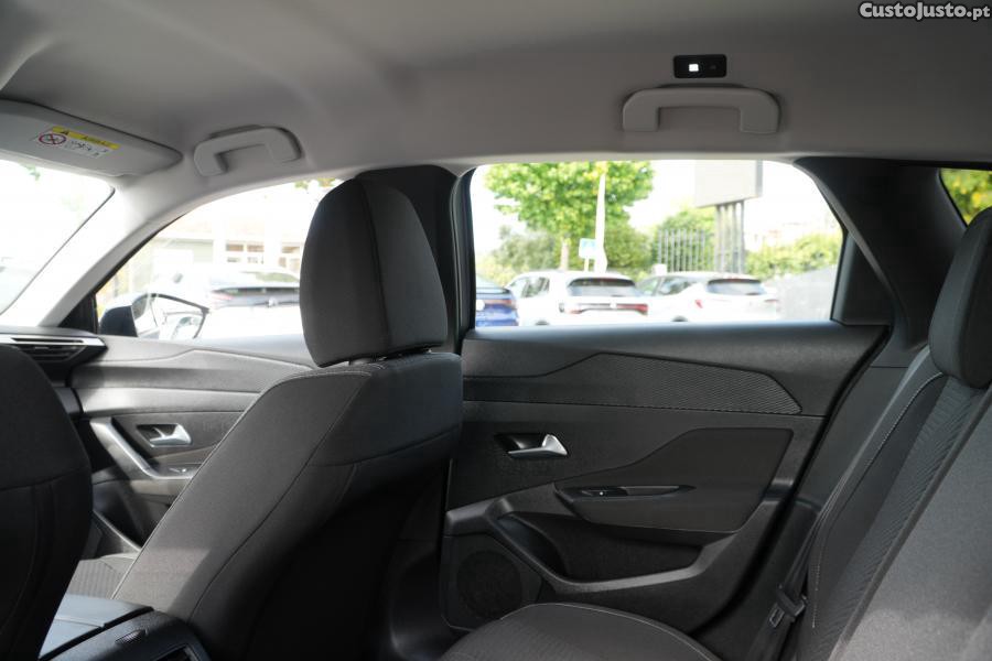 Peugeot 308 PureTech 130 Active — fotografia 10