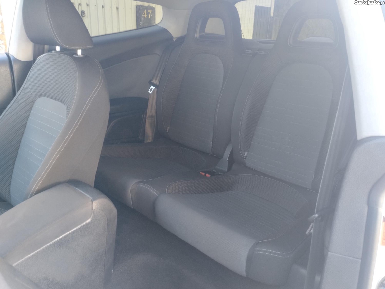 Volkswagen Scirocco 1.4 TSI (Turbo) 160cv - NACIONAL - c/ GPS - R-LINE — fotografia 12