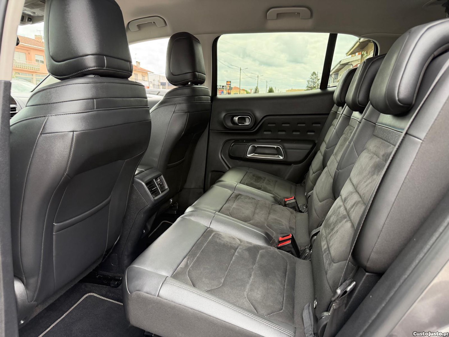 Citroën C5 Aircross 1.6 Hybrid Shine e-EAT8 — fotografia 17