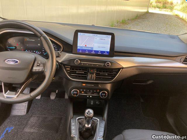 Ford Focus 1.5 TDCi ECOBlue Con — fotografia 15