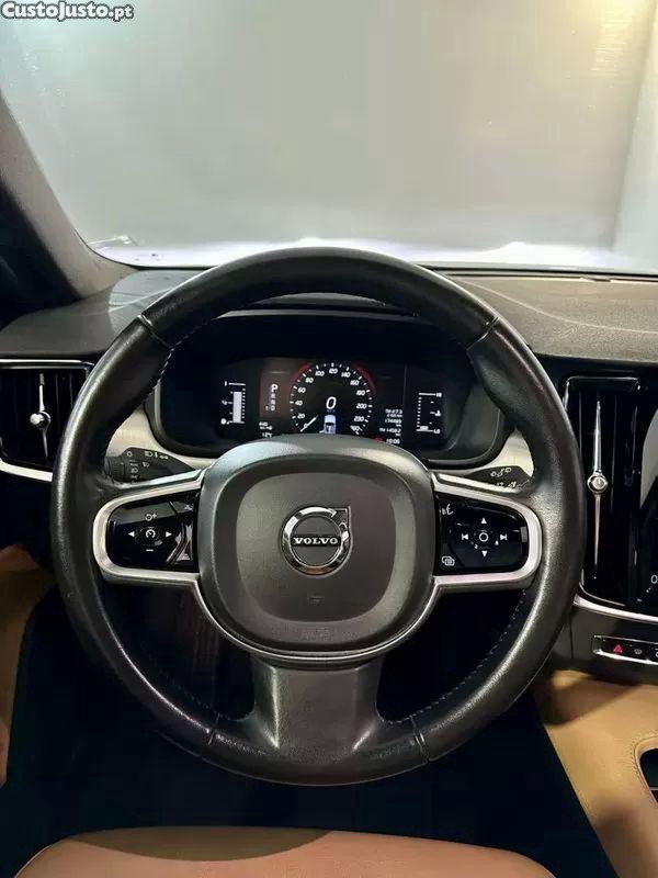 Volvo V90 2.0 d4 momentum geartronic — fotografia 20