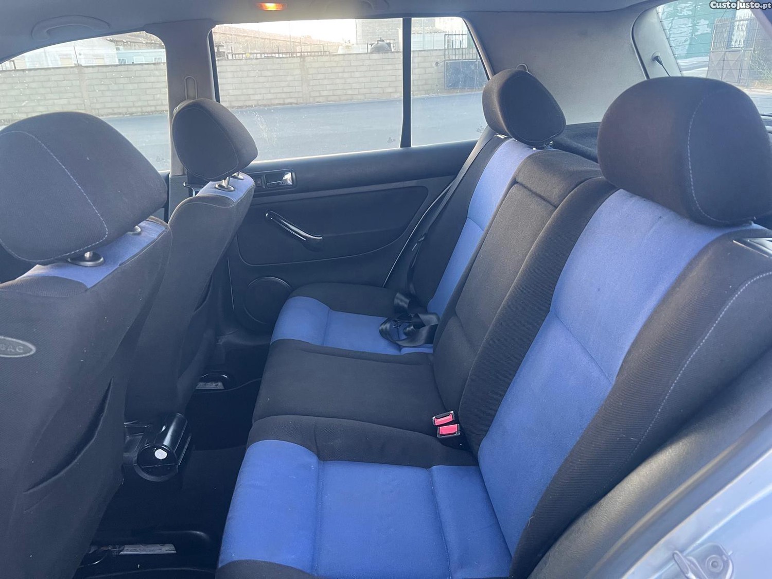 Volkswagen Golf 1.9 TDI 110cv — fotografia 5