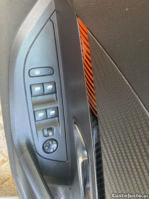 Peugeot 2008 1.2 PureTech Active — fotografia 7