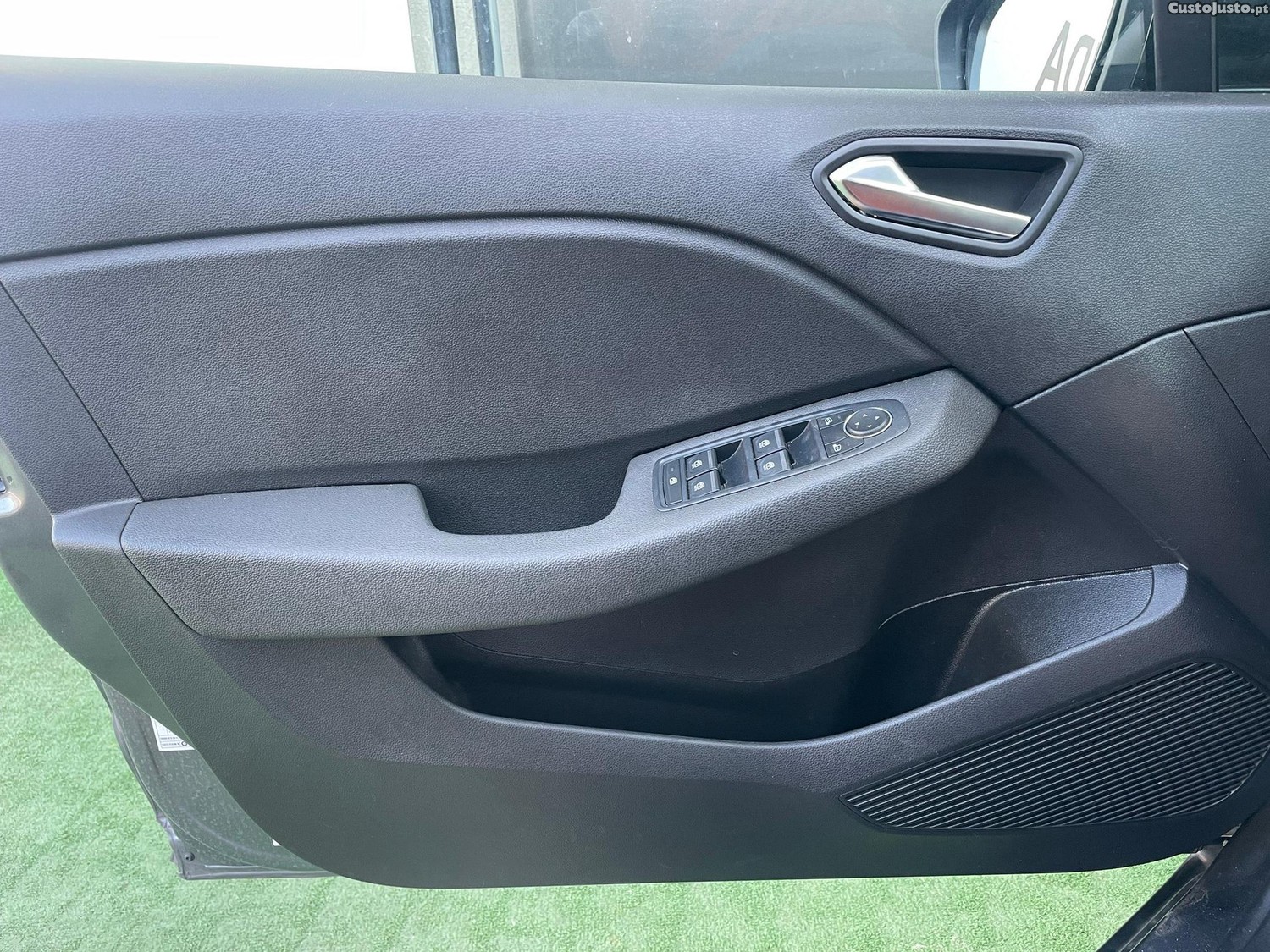 Renault Clio 1.0 TCe Evolution — fotografia 4