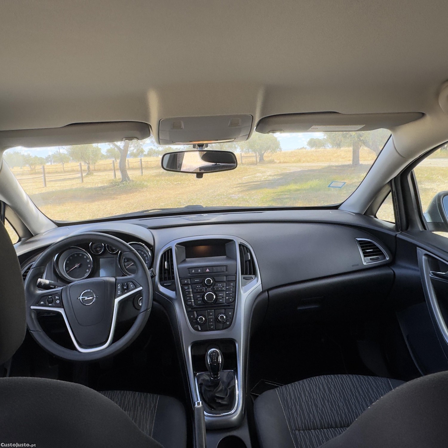 Opel Astra J 1.4 GASOLINA — fotografia 2