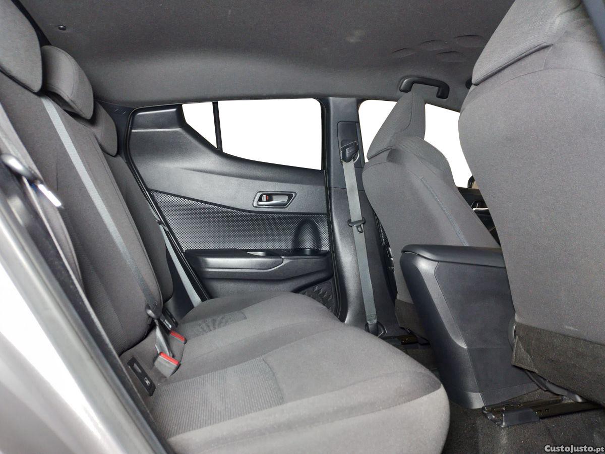 Toyota C-HR 1.8 HSD Comfort+P.Style — fotografia 9