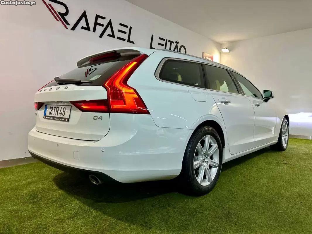 Volvo V90 2.0 d4 momentum geartronic — fotografia 24