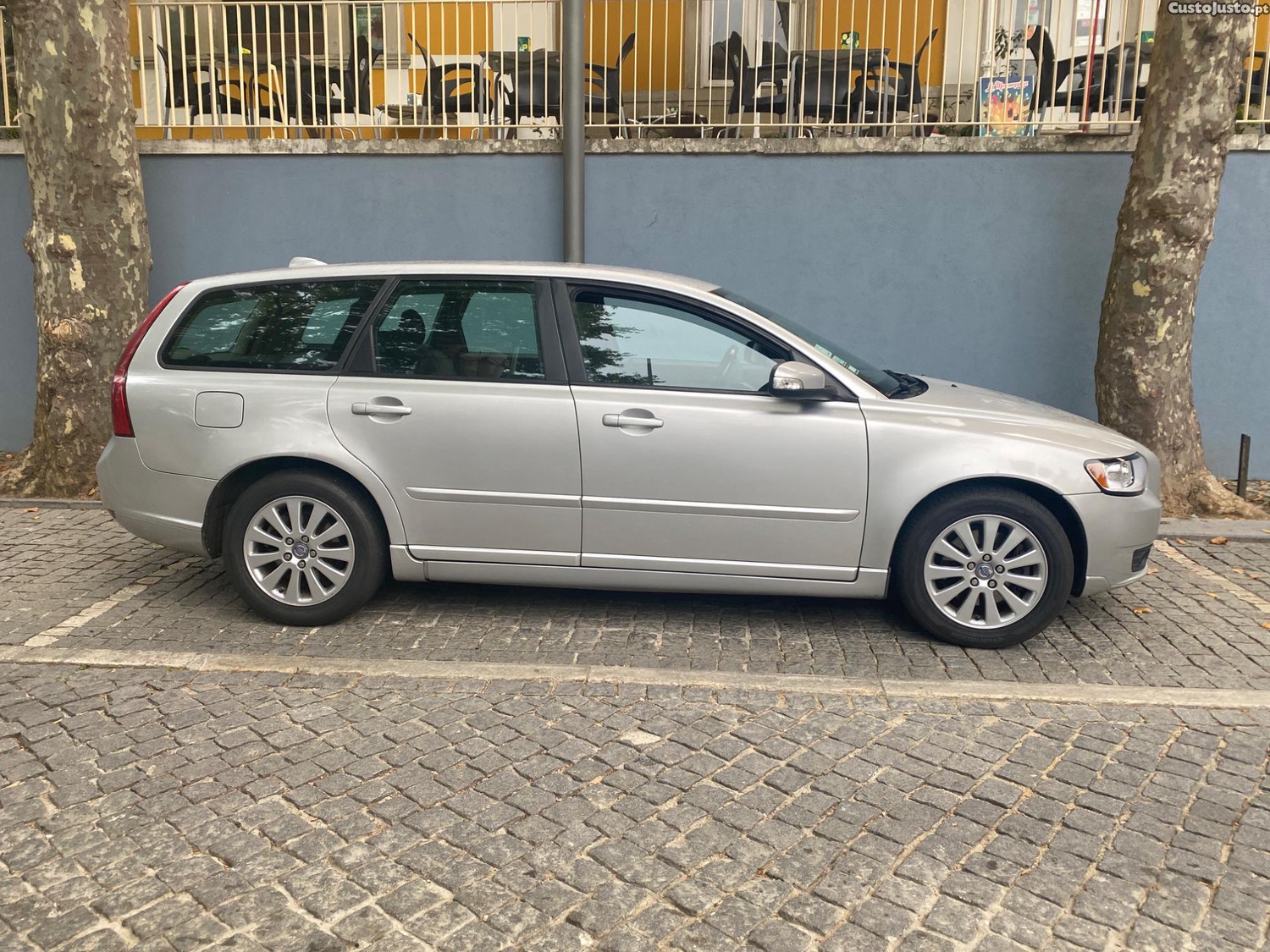 Volvo V50 Momentum — fotografia 3