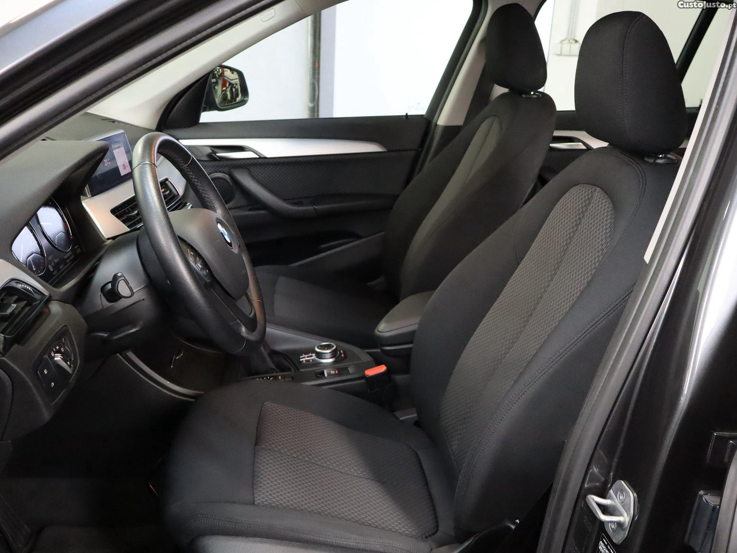 BMW X1 25 e xDrive — fotografia 14