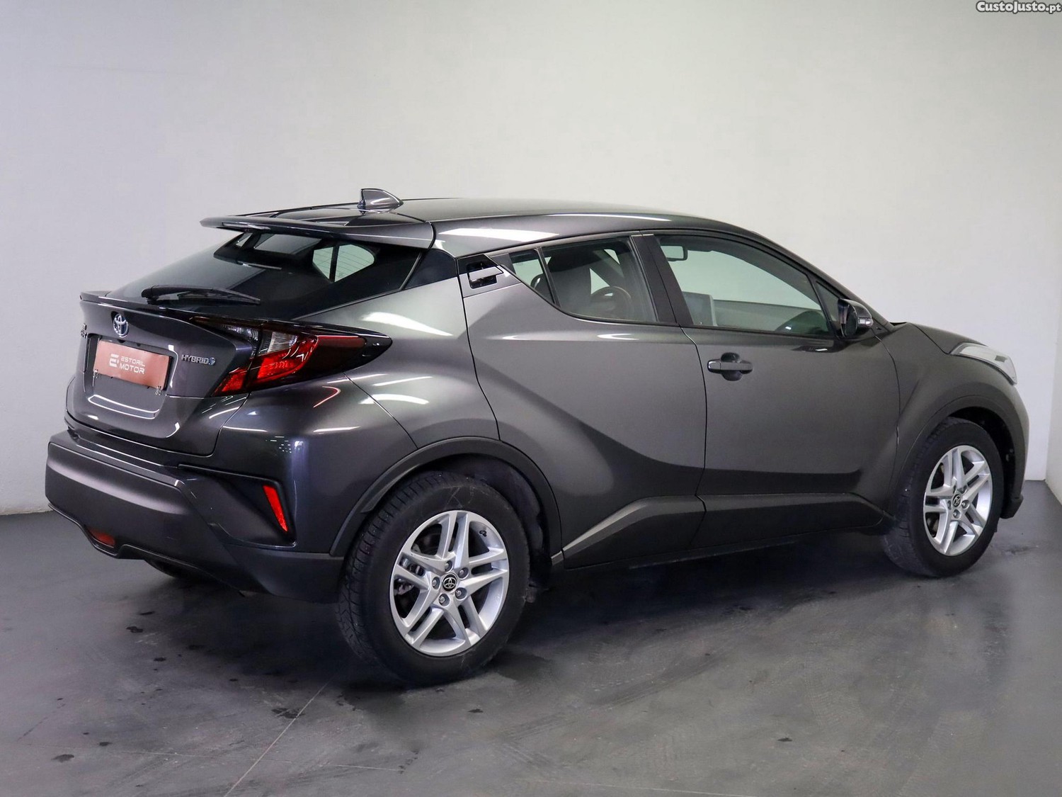 Toyota C-HR 1.8 Hybrid Comfort — fotografia 15