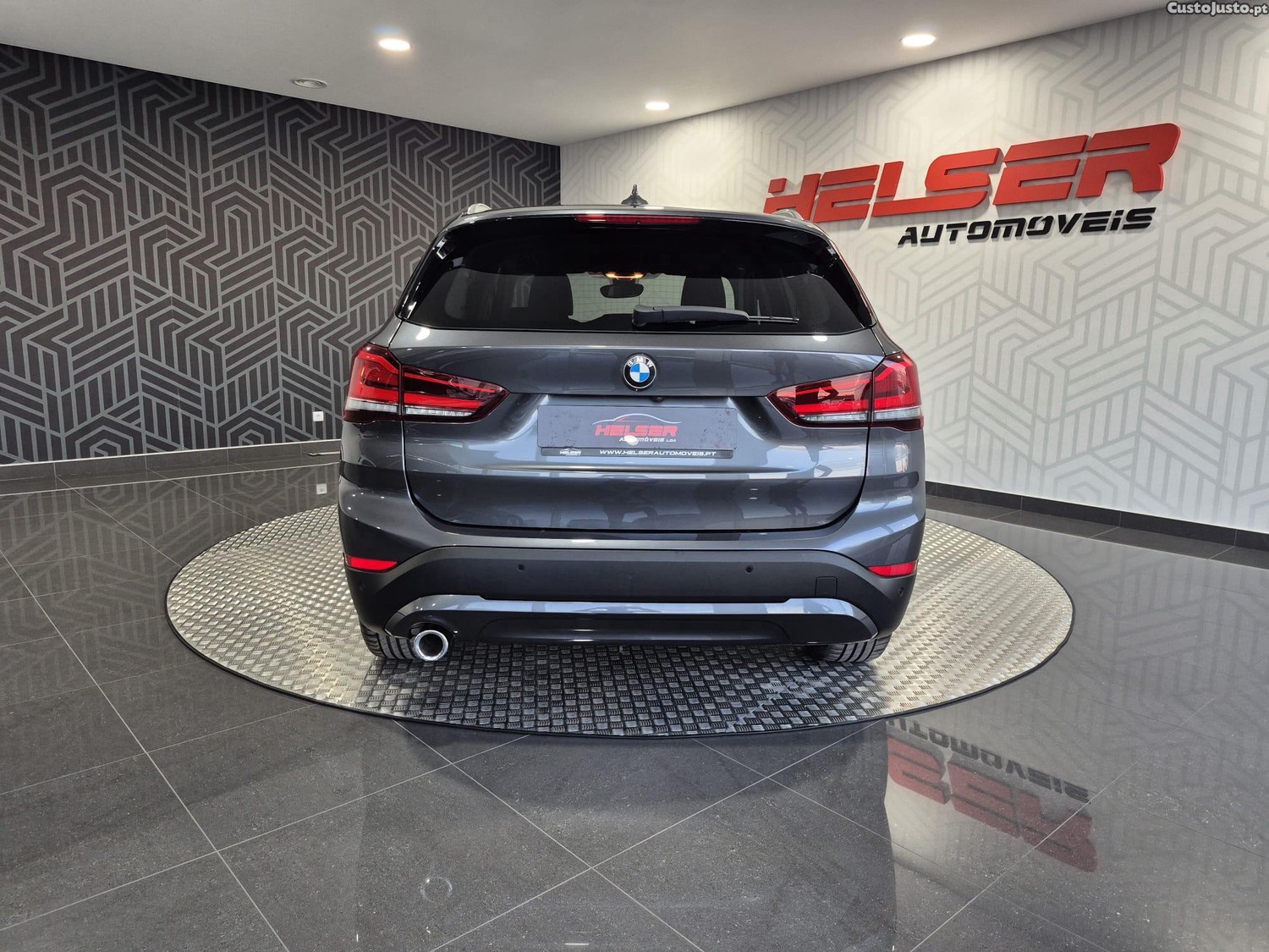 BMW X1 16 d sDrive Auto — fotografia 7