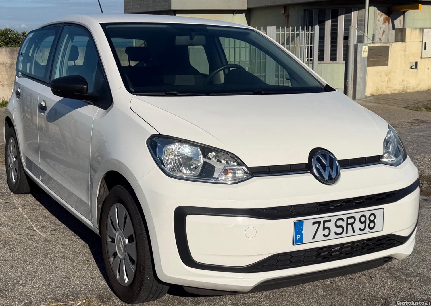 Volkswagen Up! 1.0 BlueMotion Move AC 60cv — fotografia 4