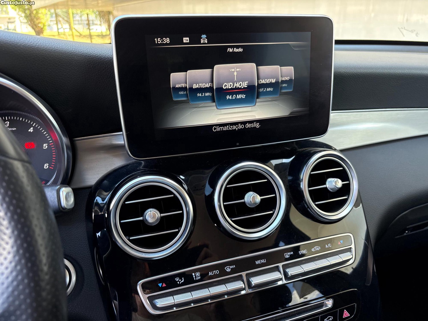 Mercedes-Benz GLC 250 D PACK OFF-ROAD 4-MATIC 9G-TRONIC NACIONAL 1 ÚNICO DONO — fotografia 5