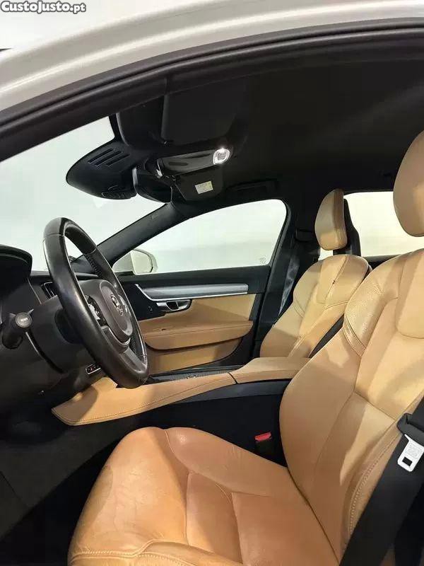 Volvo V90 2.0 d4 momentum geartronic — fotografia 18