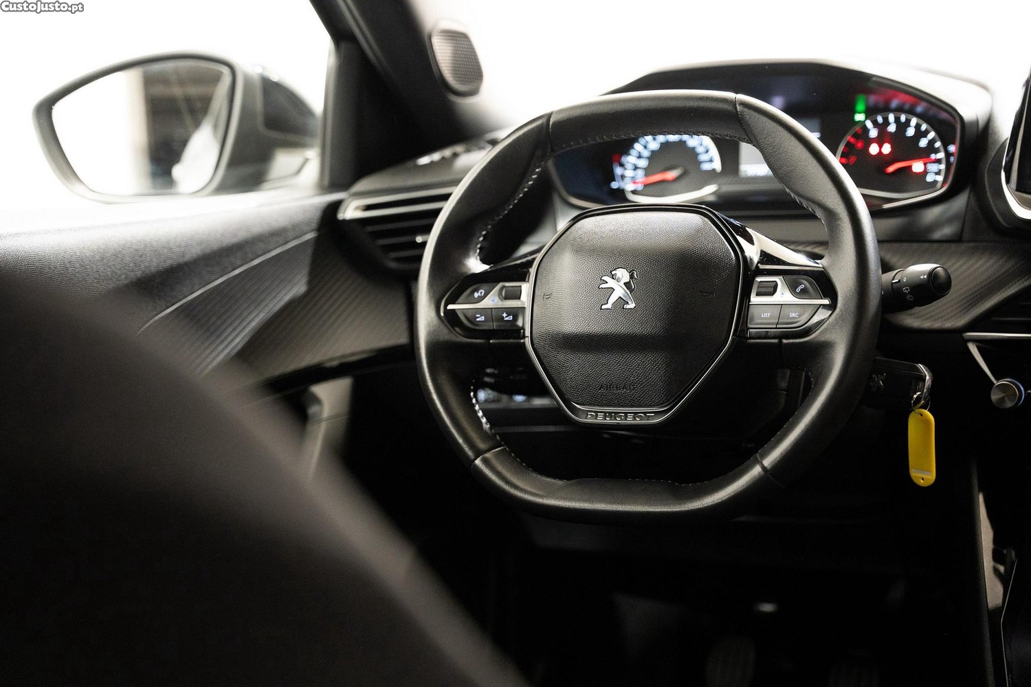 Peugeot 2008 1.2 PureTech Active Pack — fotografia 16