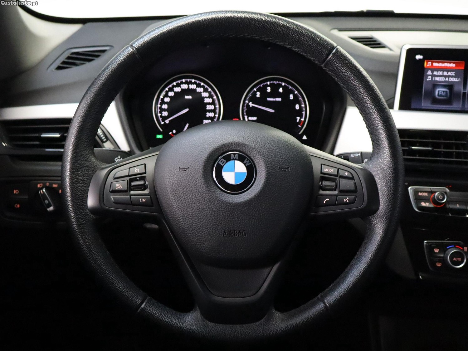 BMW X1 25 e xDrive — fotografia 11