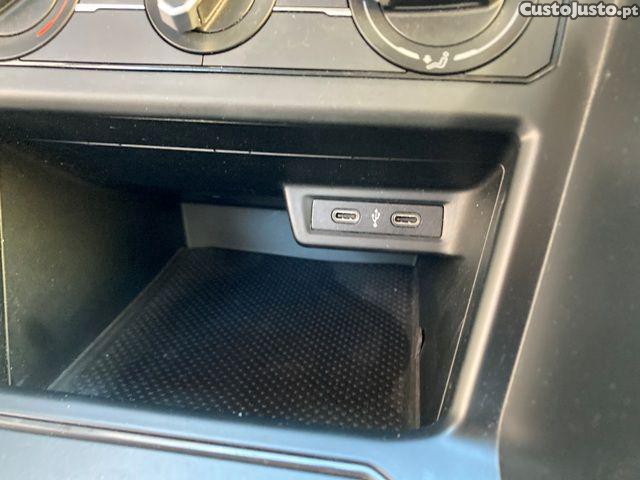 Volkswagen Polo 1.0 Confortline — fotografia 9