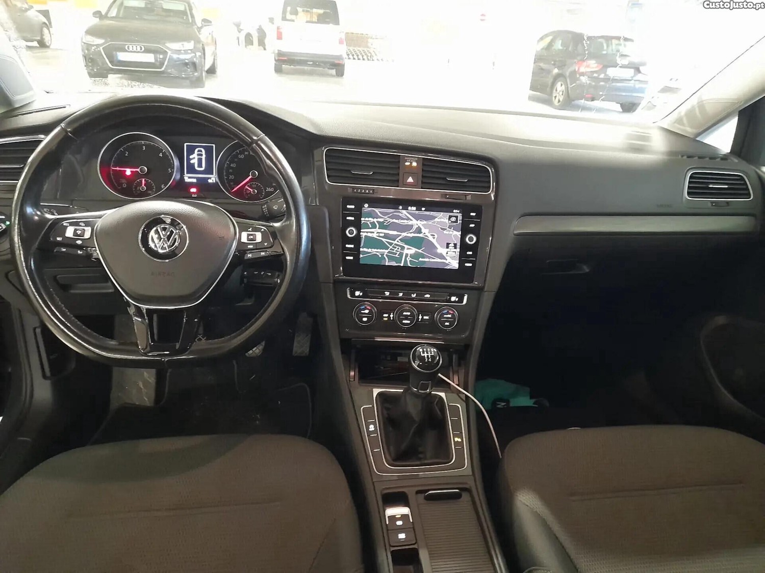 Volkswagen Golf 1.6 TDi Confortline — fotografia 3
