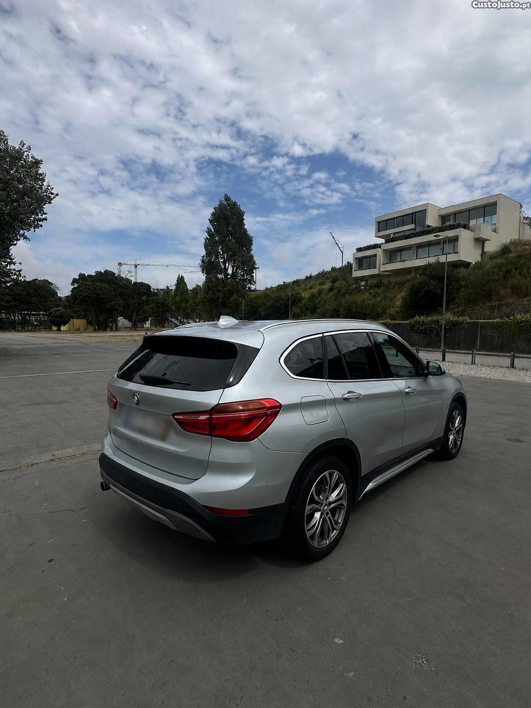 BMW X1 116d xdrive — fotografia 4