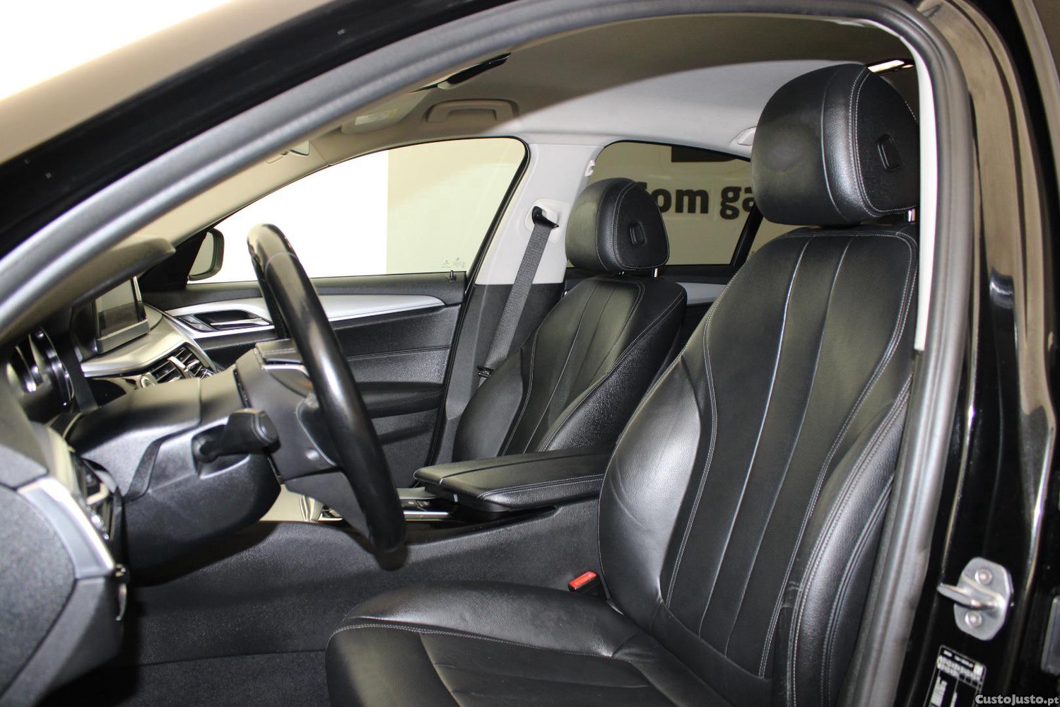 BMW 518 D (AUTO) — fotografia 9