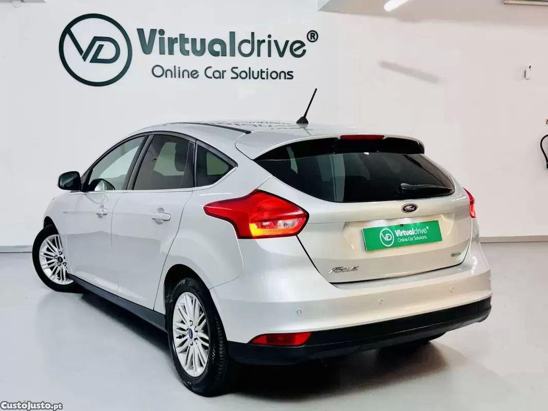 Ford Focus 1.0 ecoboost s&s active x — fotografia 11
