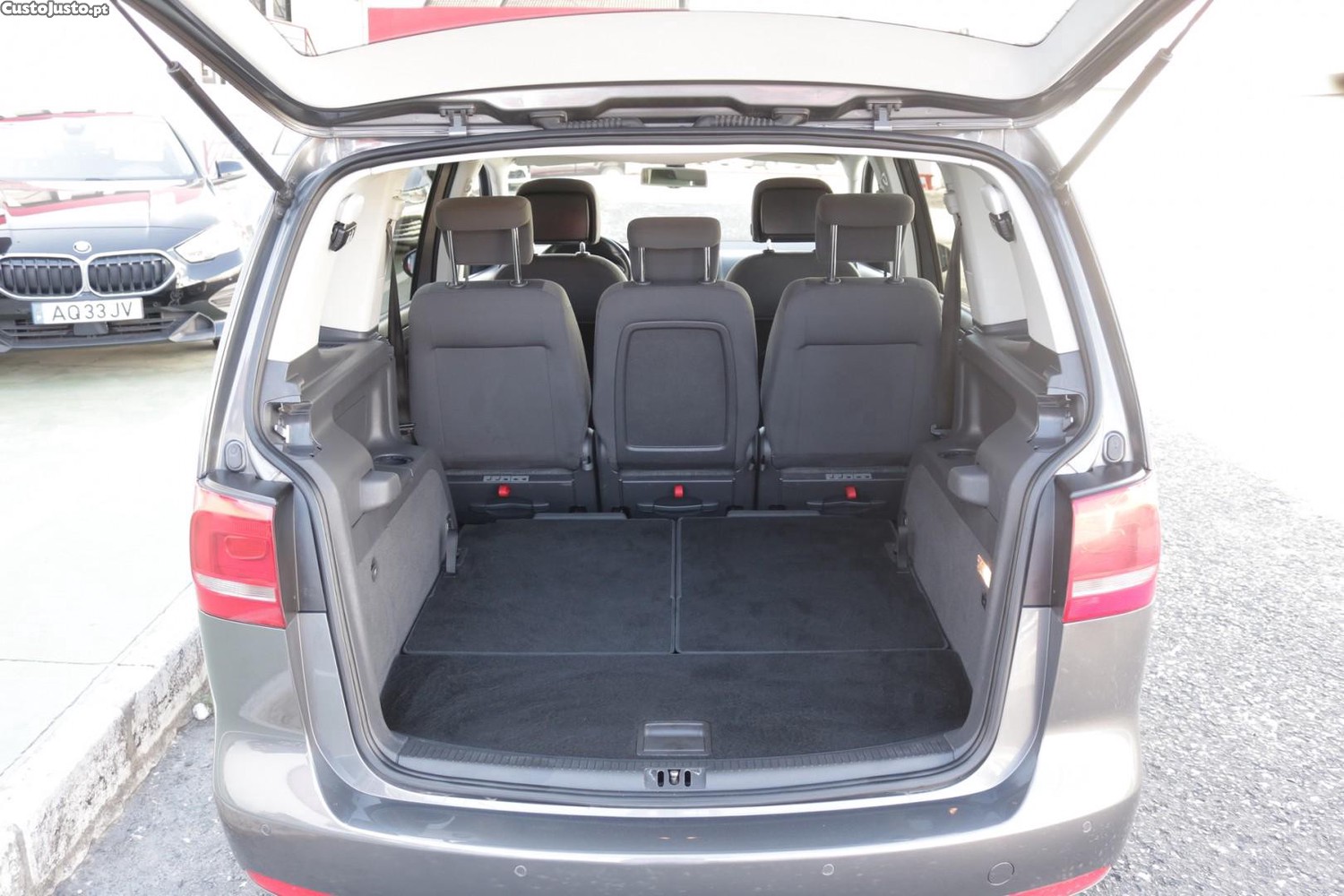 Volkswagen Touran 1.6 TDI BlueMotion Confortline 7L — fotografia 49