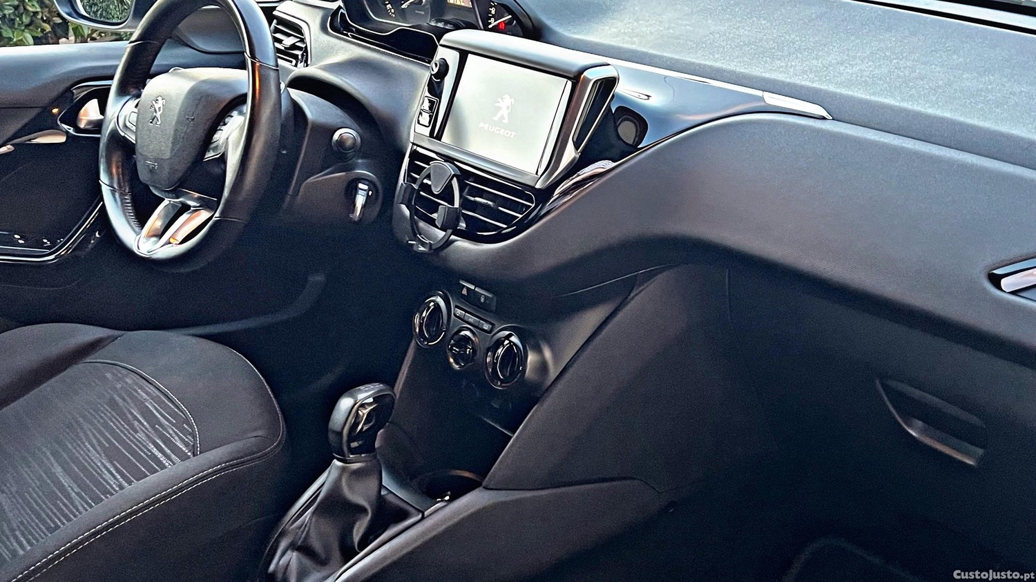 Peugeot 208 1.6 BlueHdi 100CV 2.L 12-2016 155.000klm — fotografia 4