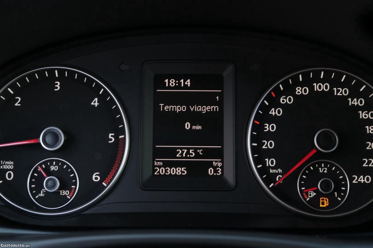 Volkswagen Touran 1.6 TDI BlueMotion Confortline 7L — fotografia 17