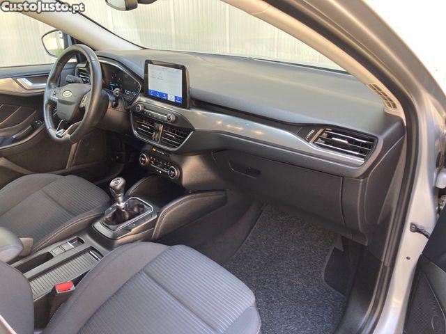Ford Focus 1.5 TDCi ECOBlue Con — fotografia 3