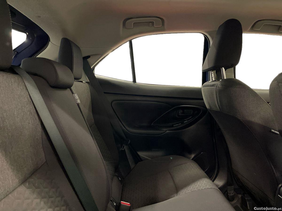 Toyota Yaris Cross 1.5 HDF Comfort Plus — fotografia 12