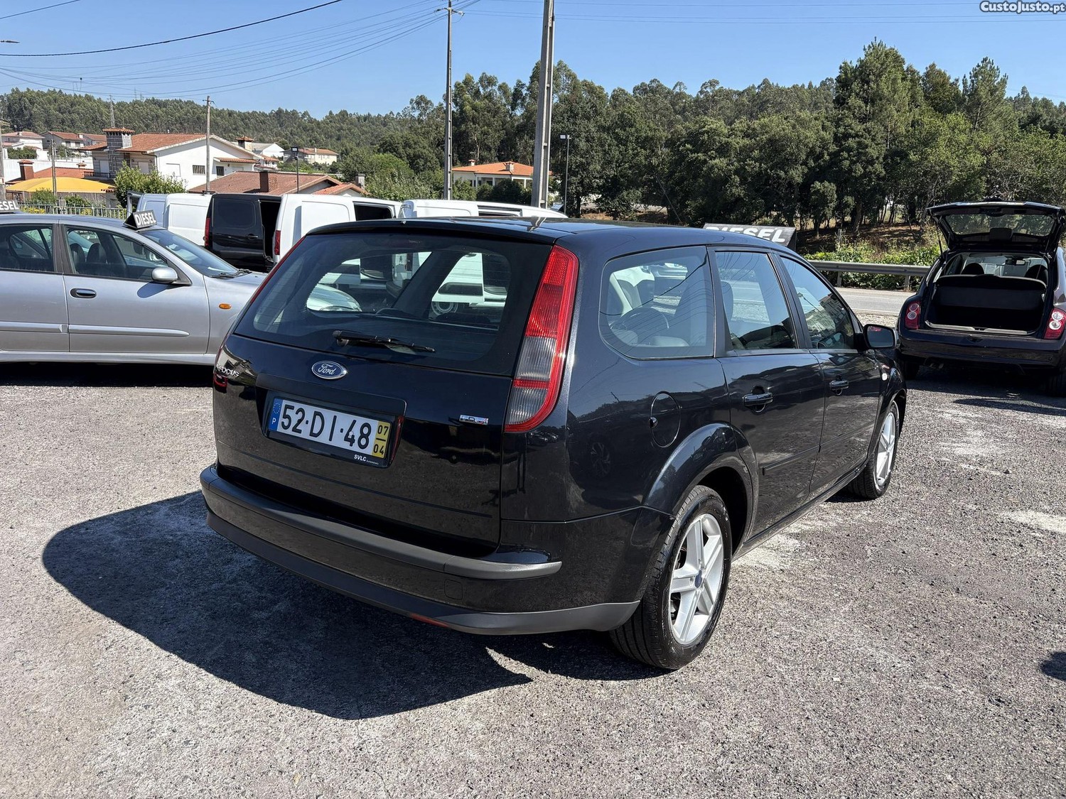 Ford Focus SW 1.6 TDCi Connec. — fotografia 23