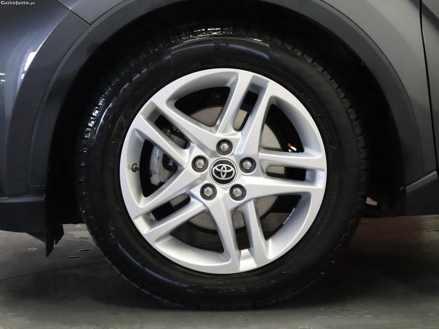 Toyota C-HR 1.8 Hybrid Comfort — fotografia 13