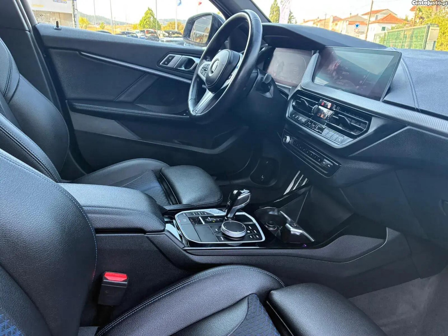 BMW 120 i Aut. M Sport — fotografia 19