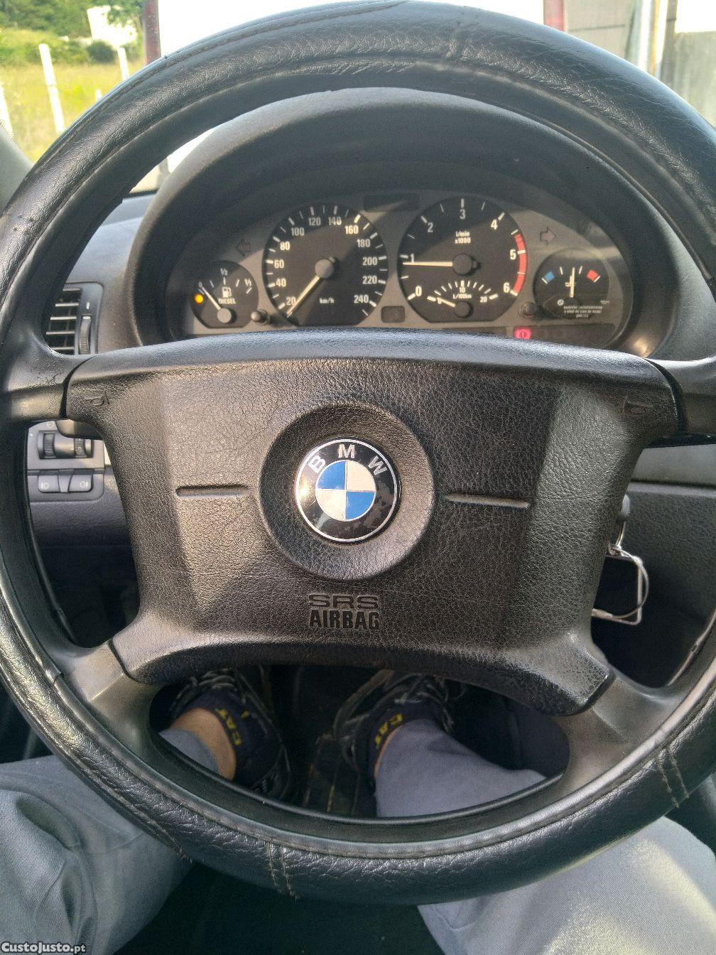 BMW 320 touring automática — fotografia 8