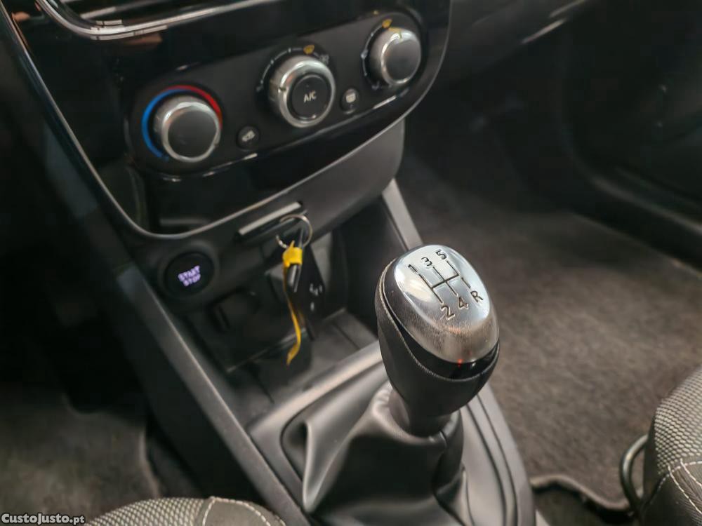 Renault Clio 1.5 dCi Limited — fotografia 2