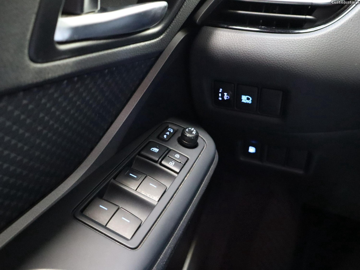 Toyota C-HR 1.8 Hybrid Comfort — fotografia 7