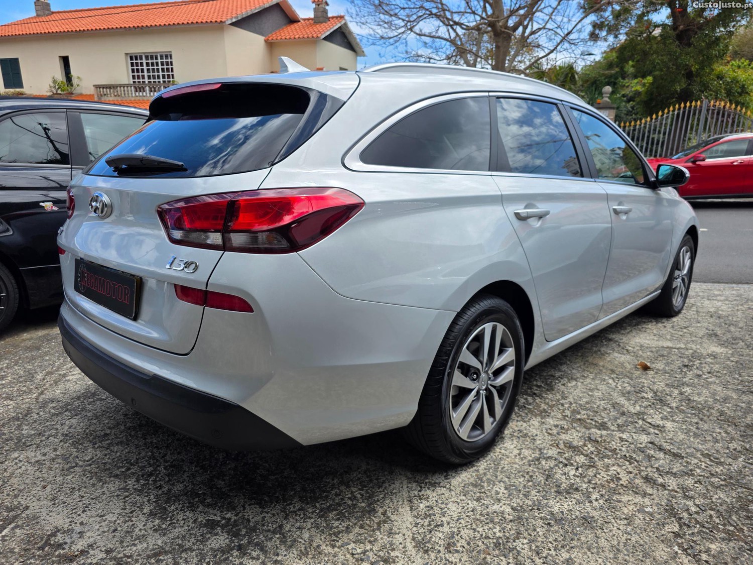 Hyundai i30 SW 1.6 CRDI STYLE 110CV — fotografia 28