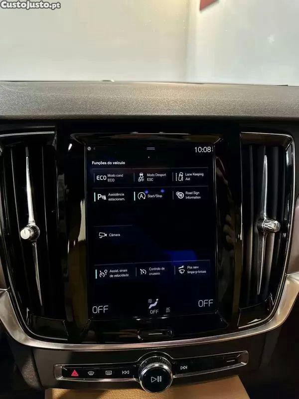 Volvo V90 2.0 d4 momentum geartronic — fotografia 8