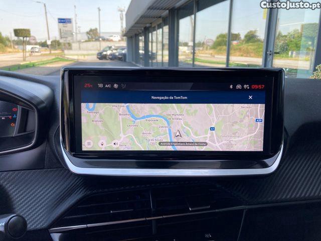 Peugeot 208 1.2 PureTech Allure — fotografia 11