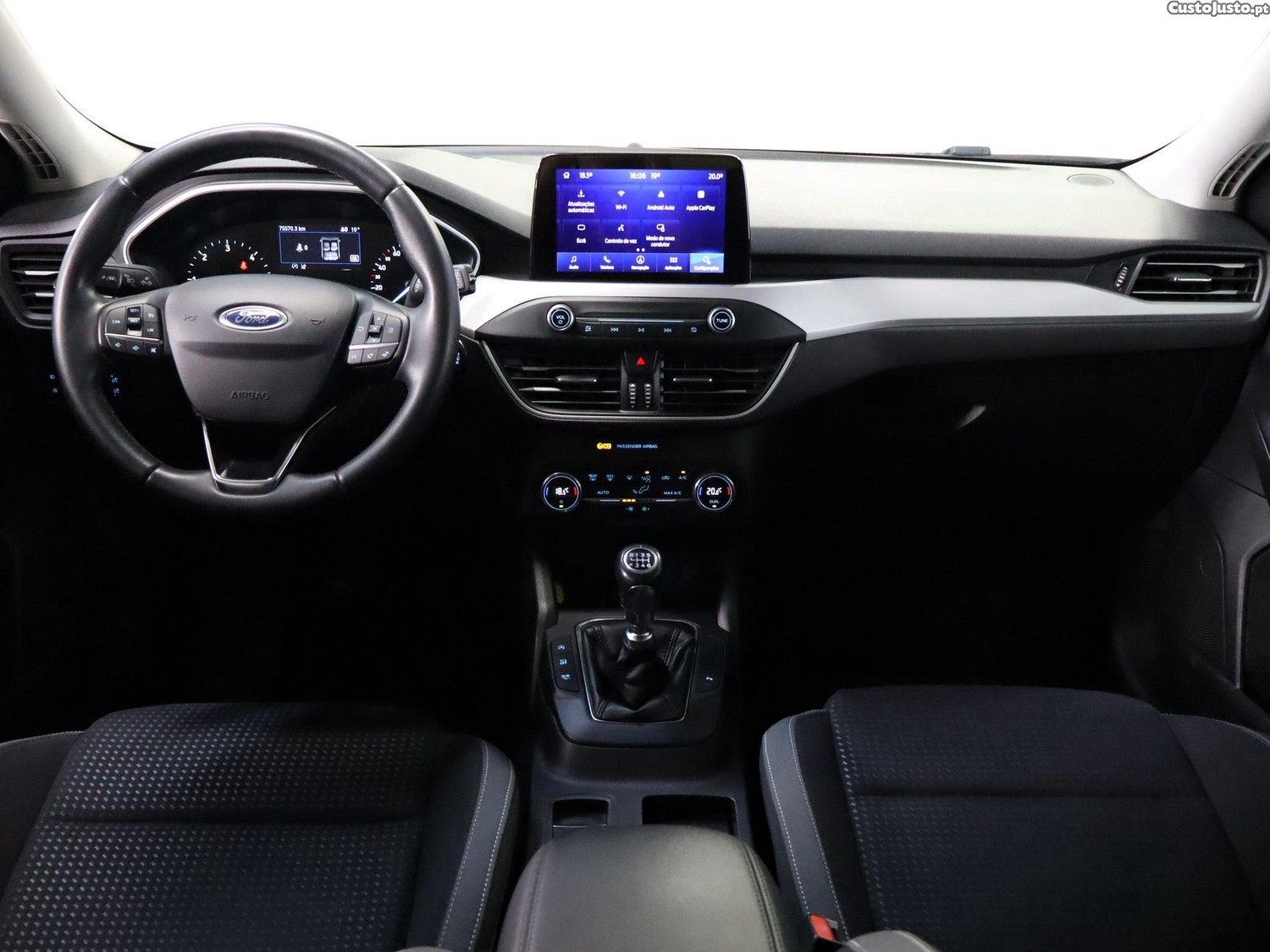 Ford Focus SW 1.5 TDCi EcoBlue Titanium — fotografia 10