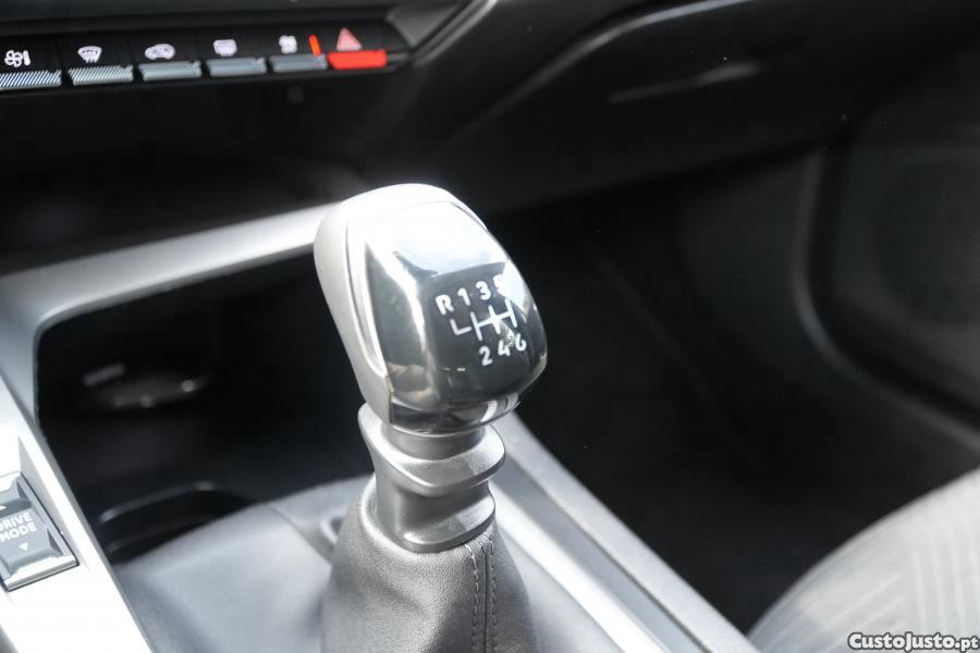 Peugeot 308 PureTech 130 Active — fotografia 4