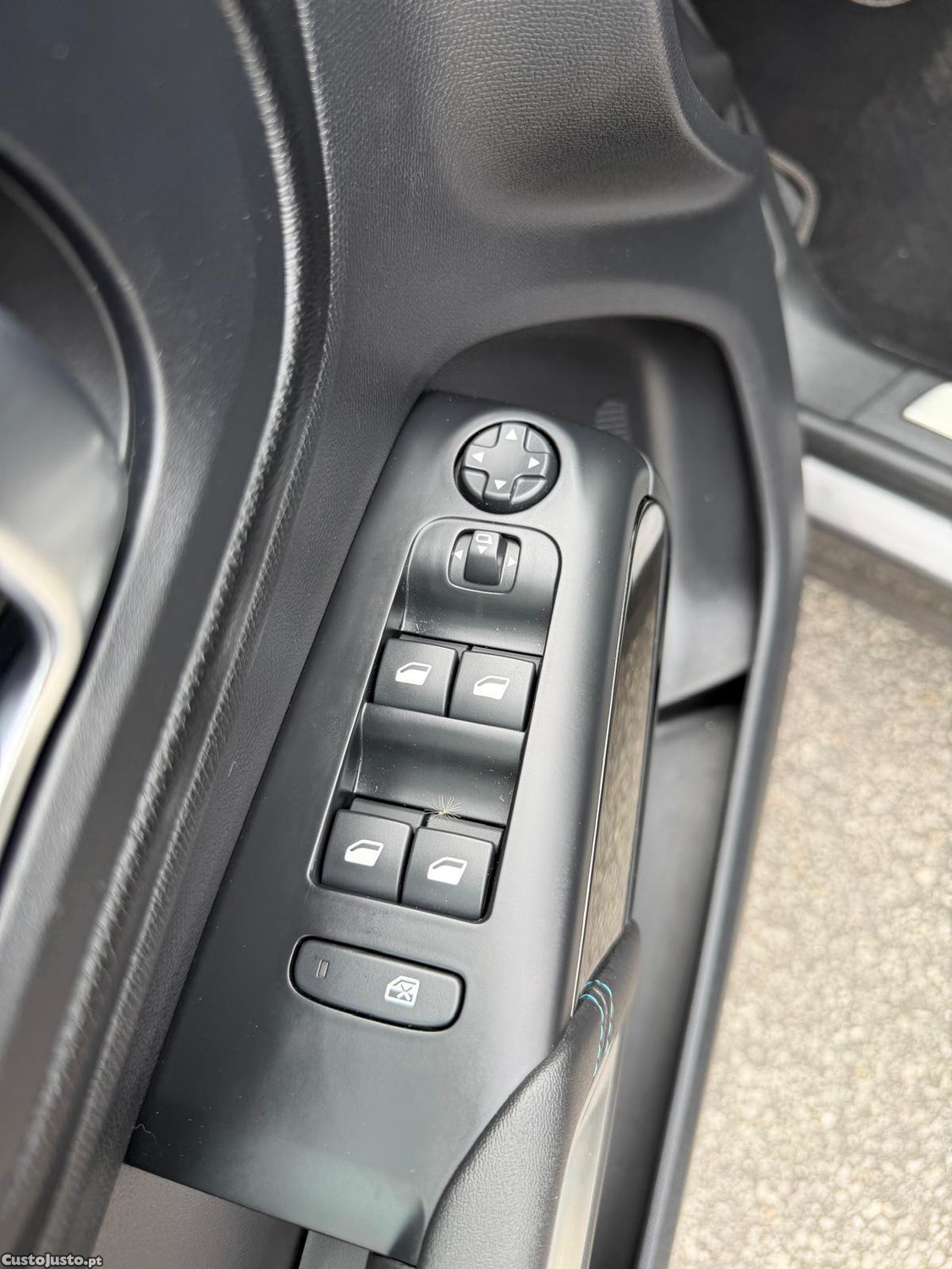 Citroën C5 Aircross 1.6 Hybrid Shine e-EAT8 — fotografia 9