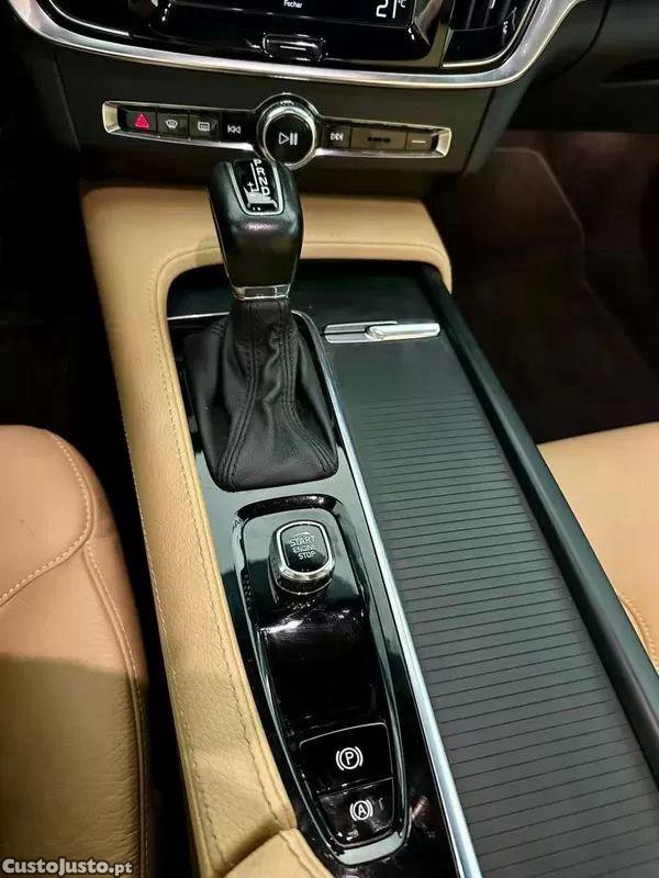 Volvo V90 2.0 d4 momentum geartronic — fotografia 12