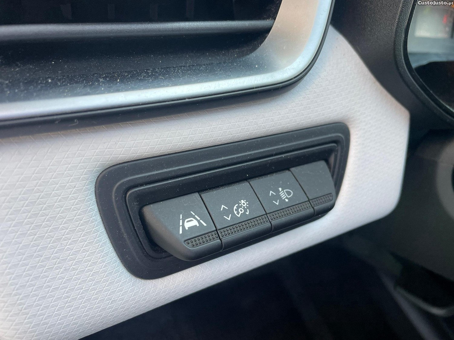 Renault Clio 1.0 TCe Evolution — fotografia 6