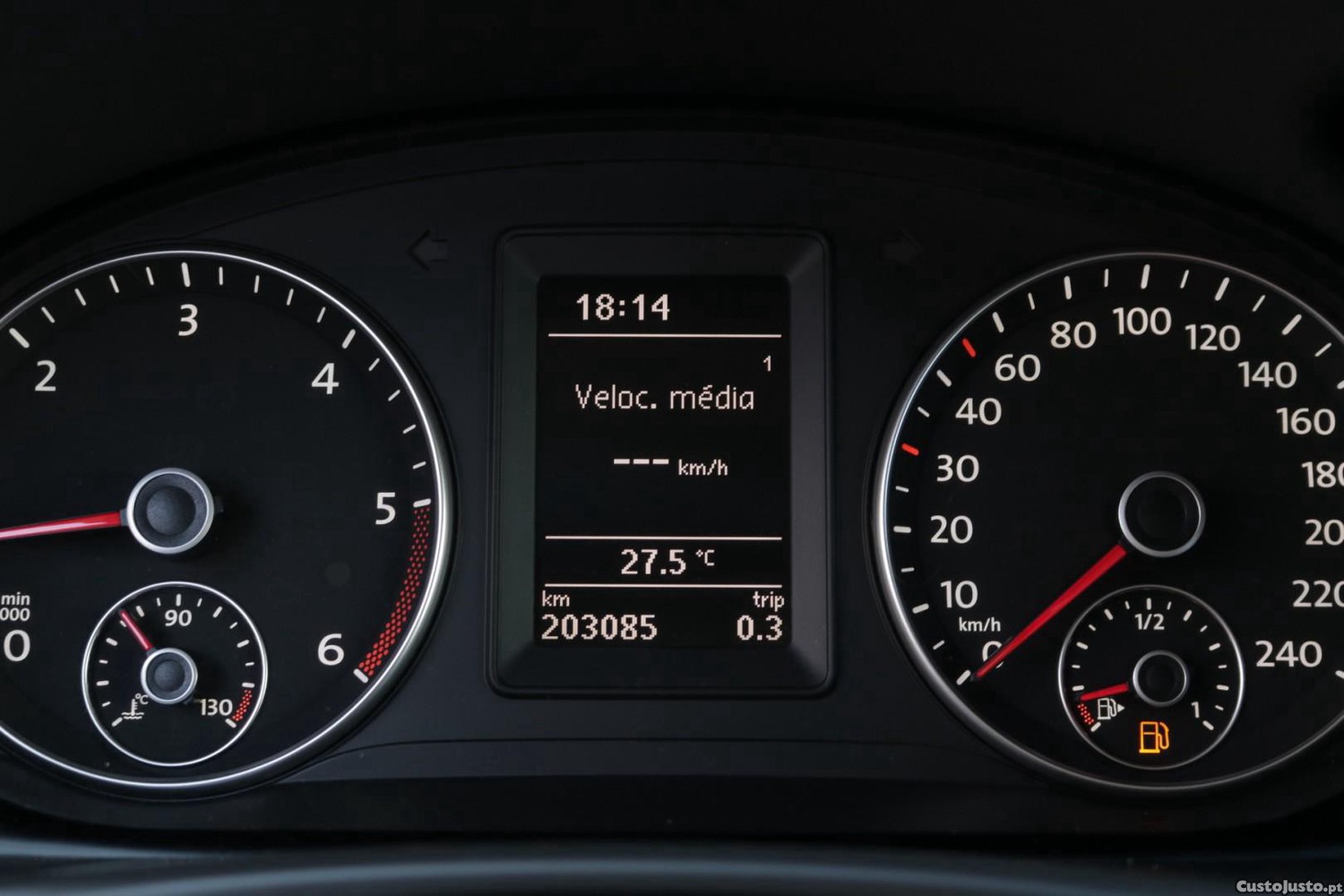 Volkswagen Touran 1.6 TDI BlueMotion Confortline 7L — fotografia 21